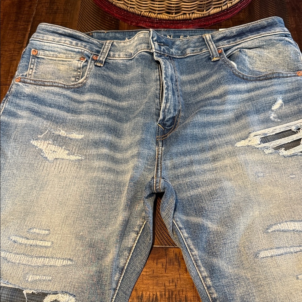 American Eagle Outfitters Light Blue Distressed Skinny Jeans